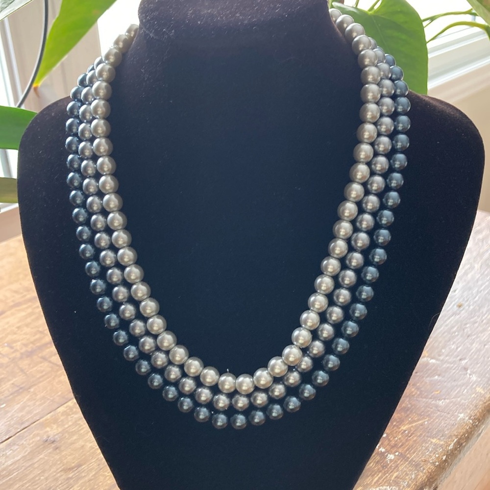 Vintage 90s Avon Layered Faux Pearl Necklace Shades of Silver, Blue 18"+3" NIB